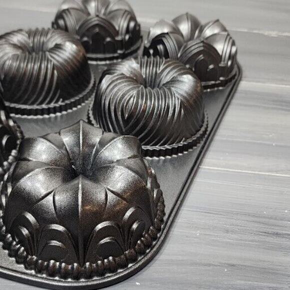 NORDIC WARE 6 Cup‎ Mini Bundt Cake Pan Heavy Cast Aluminum - Picture 5 of 8